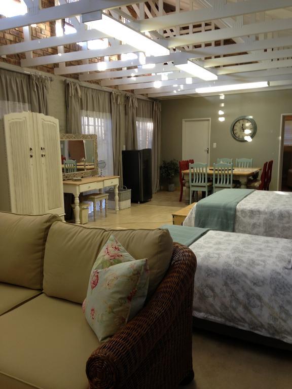 Anne'S Place Potchefstroom Ruang foto